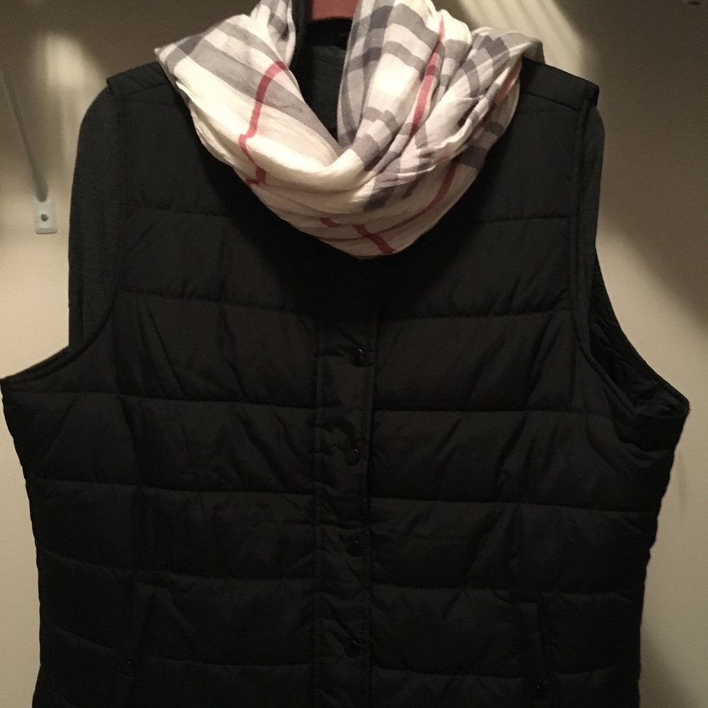 2 New lightweight vests perfect for cool day or night